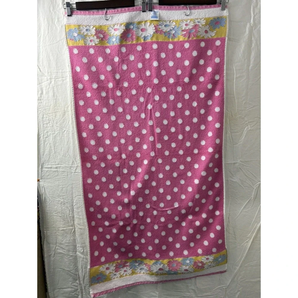 Flower Pink Polka Dots Bath‎ Towel Reversible 48